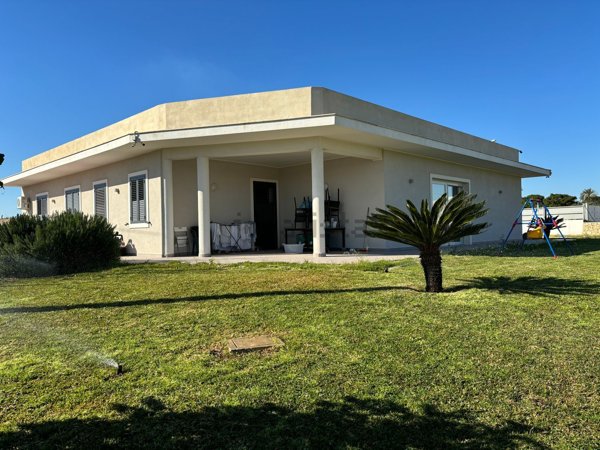 casa indipendente in vendita a Siracusa in zona Isola Ortigia