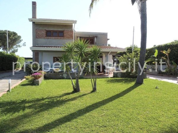 casa indipendente in vendita a Siracusa in zona Ognina