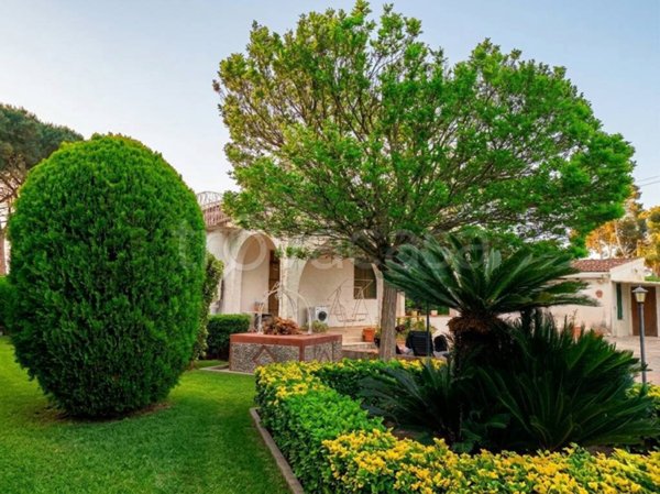 casa indipendente in vendita a Siracusa in zona Fontane Bianche