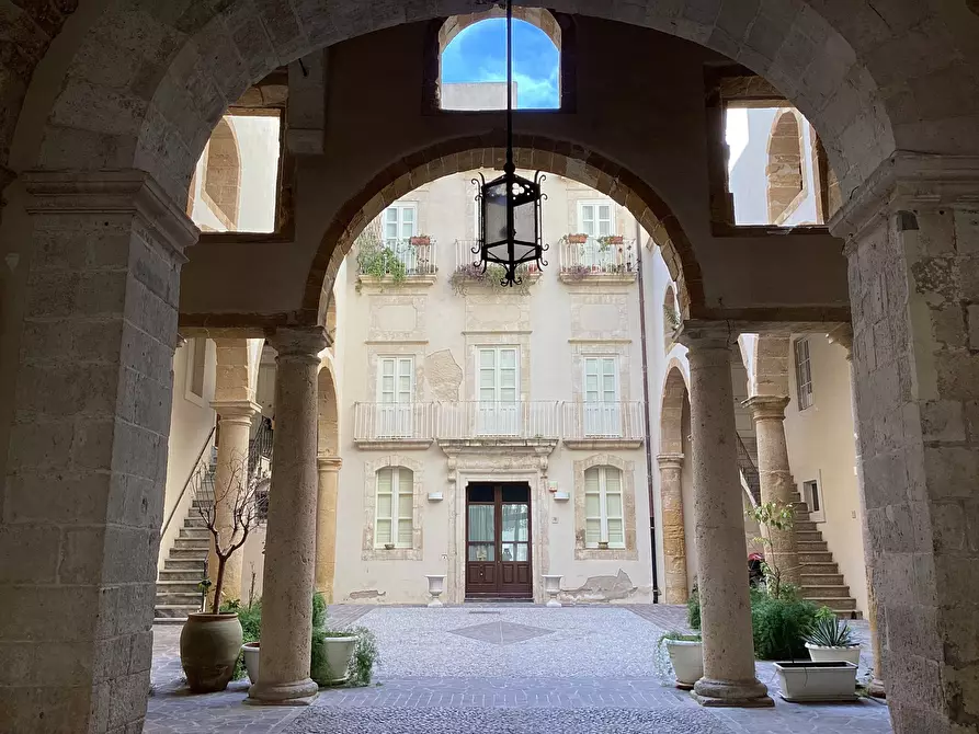 appartamento in vendita a Siracusa in zona Isola Ortigia