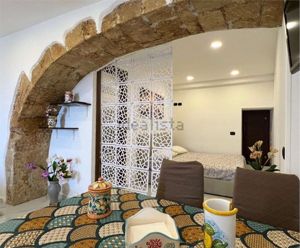 casa indipendente in vendita a Siracusa in zona Isola Ortigia