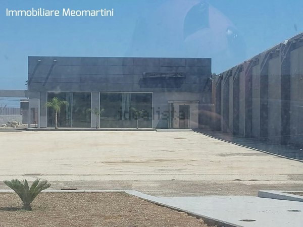 negozio in vendita a Siracusa in zona Targia