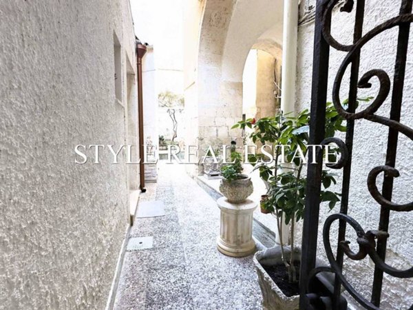 intera palazzina in vendita a Siracusa in zona Isola Ortigia