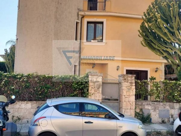 casa indipendente in vendita a Siracusa in zona Borgata