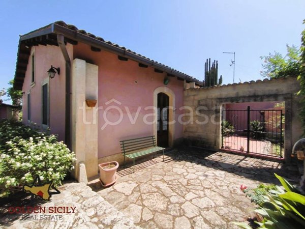 casa indipendente in vendita a Siracusa in zona Belvedere
