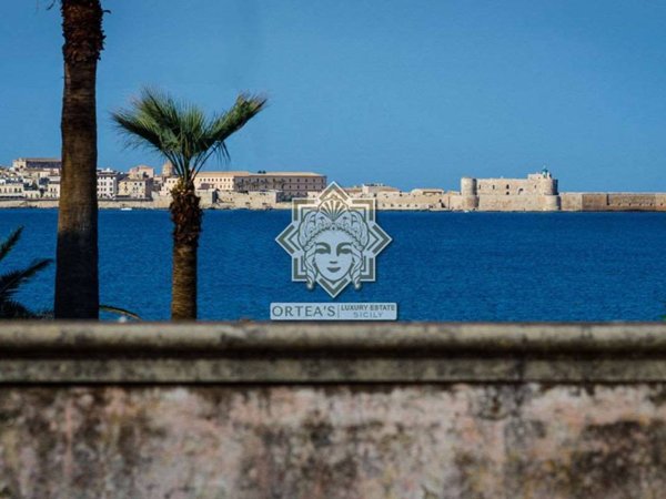 casa indipendente in vendita a Siracusa in zona Isola / Plemmirio