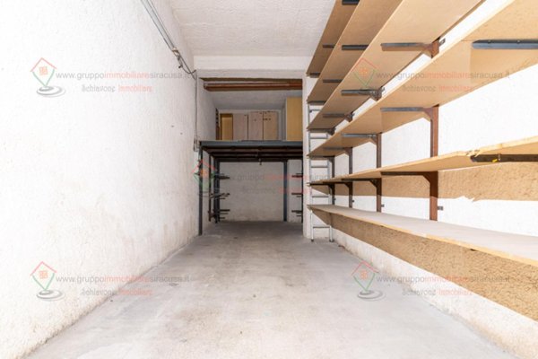 negozio in vendita a Siracusa in zona Grottasanta
