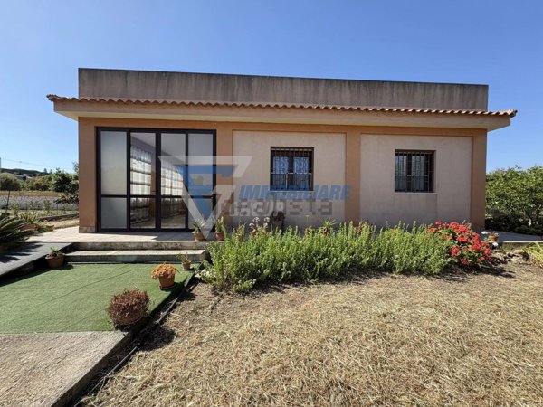 casa indipendente in vendita a Siracusa in zona Isola / Plemmirio