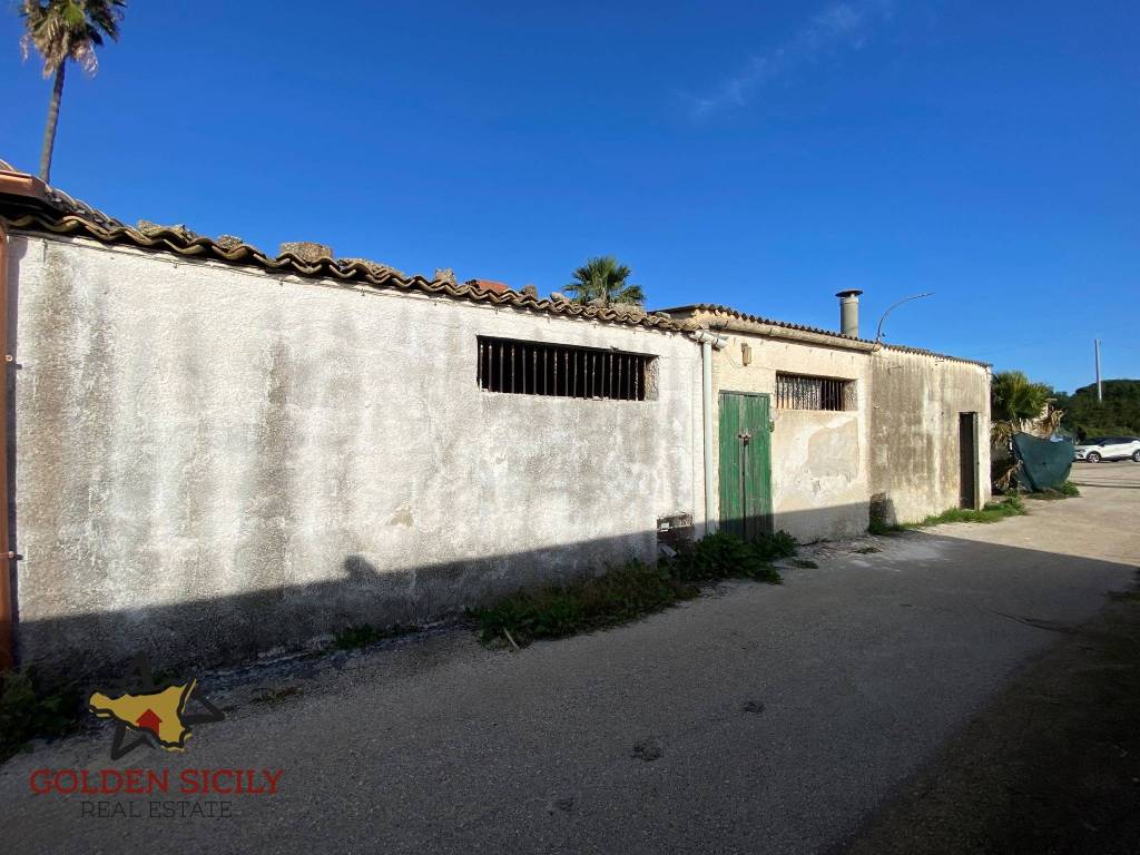 casa indipendente in vendita a Siracusa in zona Isola / Plemmirio