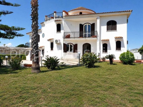 casa indipendente in vendita a Siracusa in zona Fontane Bianche