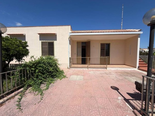 casa indipendente in vendita a Siracusa in zona Isola / Plemmirio