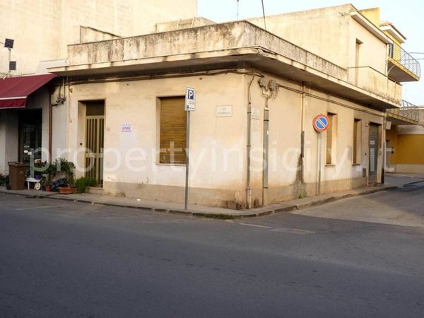 casa indipendente in vendita a Siracusa in zona Fontane Bianche