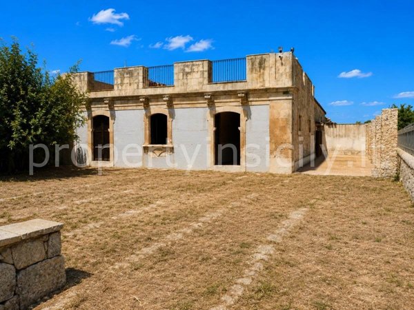 negozio in vendita a Siracusa in zona Cassibile
