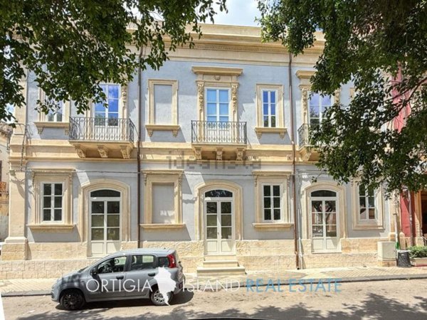 appartamento in vendita a Siracusa in zona Borgata