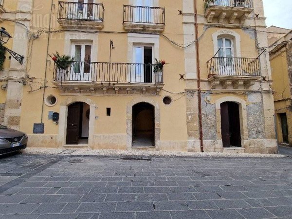appartamento in vendita a Siracusa in zona Isola Ortigia