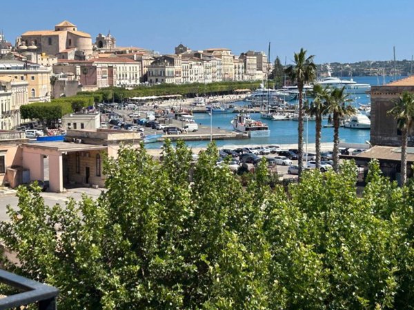 appartamento in vendita a Siracusa in zona Centro Città