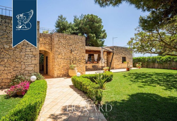 villa in vendita a Siracusa in zona Isola / Plemmirio