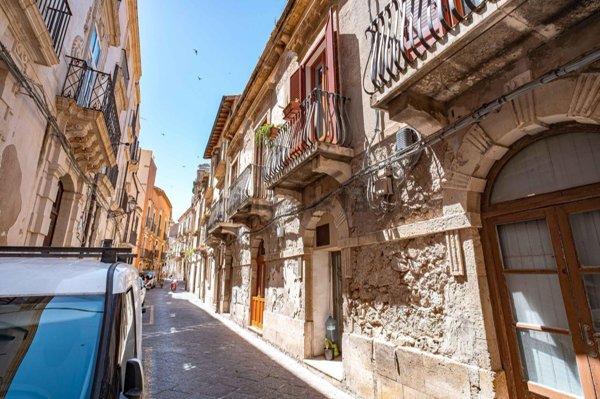 appartamento in vendita a Siracusa in zona Isola Ortigia