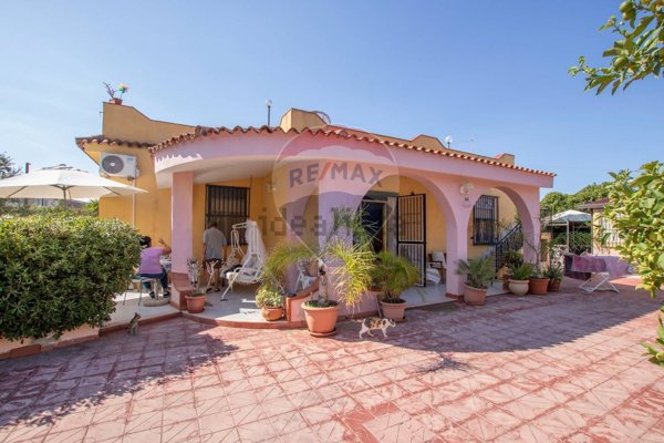 casa indipendente in vendita a Siracusa in zona Isola / Plemmirio