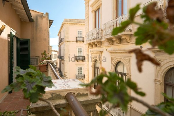 appartamento in vendita a Siracusa in zona Centro Città