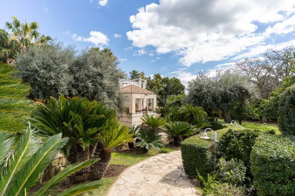 casa indipendente in vendita a Siracusa in zona Belvedere