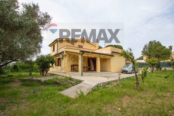 casa indipendente in vendita a Siracusa in zona Centro Città