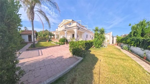 casa indipendente in vendita a Siracusa in zona Arenella