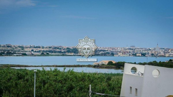 casa indipendente in vendita a Siracusa in zona Isola Ortigia