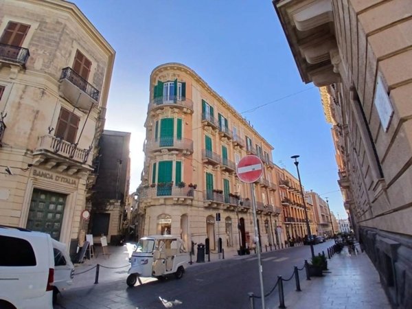 negozio in vendita a Siracusa in zona Isola Ortigia