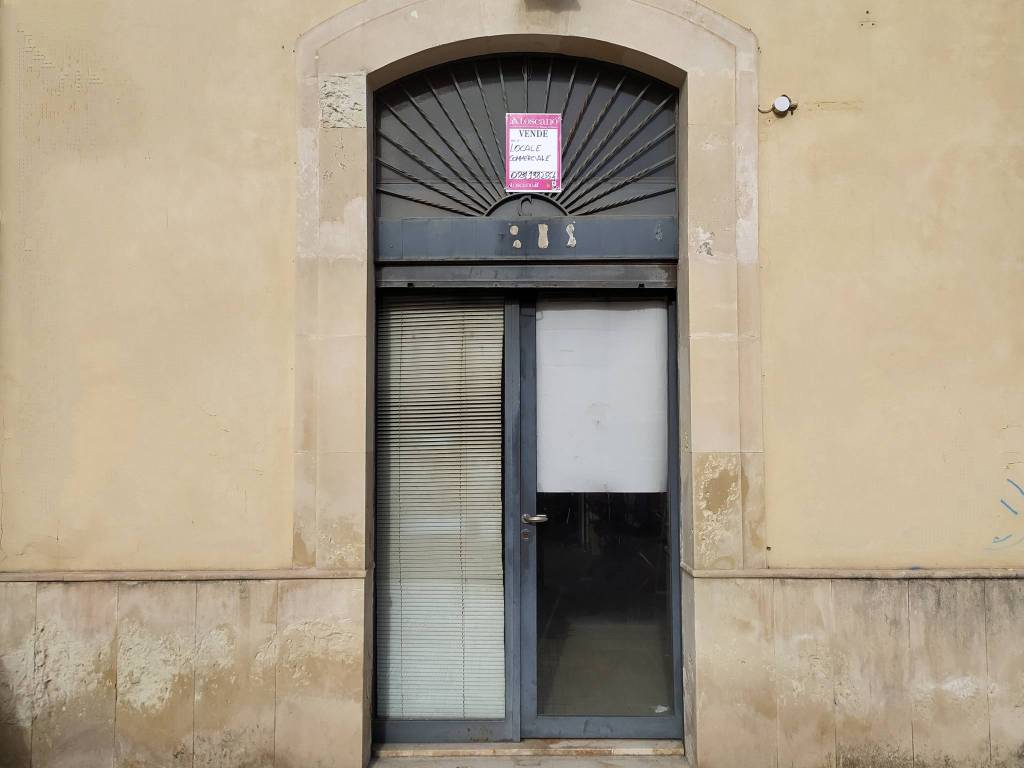 negozio in vendita a Siracusa in zona Centro Città