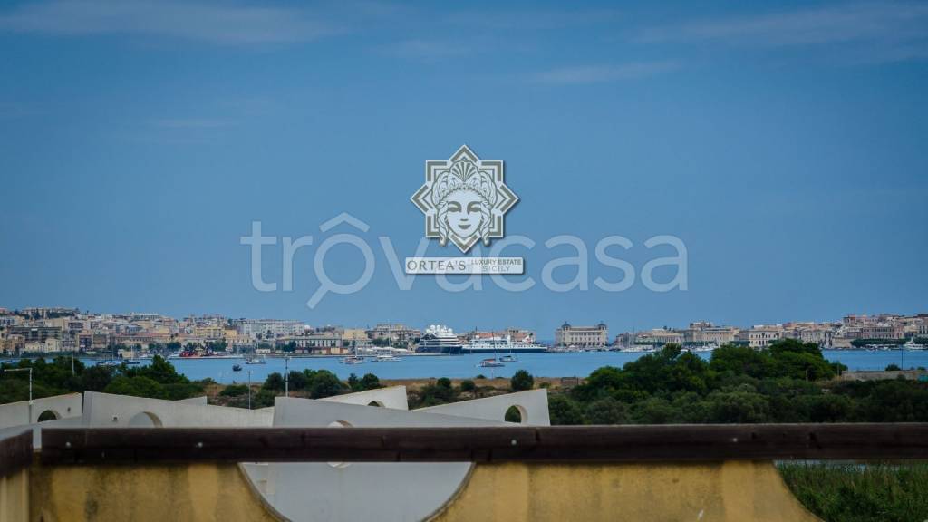 casa indipendente in vendita a Siracusa in zona Isola Ortigia