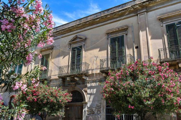 appartamento in vendita a Siracusa in zona Isola Ortigia