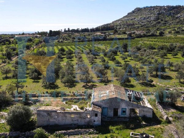 casa indipendente in vendita a Siracusa in zona Isola Ortigia