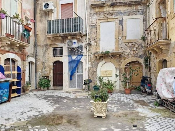 attico in vendita a Siracusa in zona Isola Ortigia