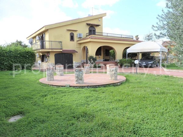 casa indipendente in vendita a Siracusa in zona Fontane Bianche