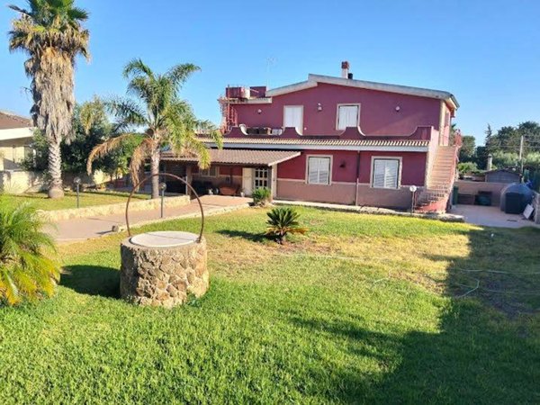 casa indipendente in vendita a Siracusa in zona Isola Ortigia