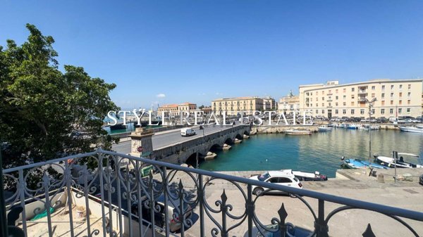 appartamento in vendita a Siracusa in zona Isola Ortigia