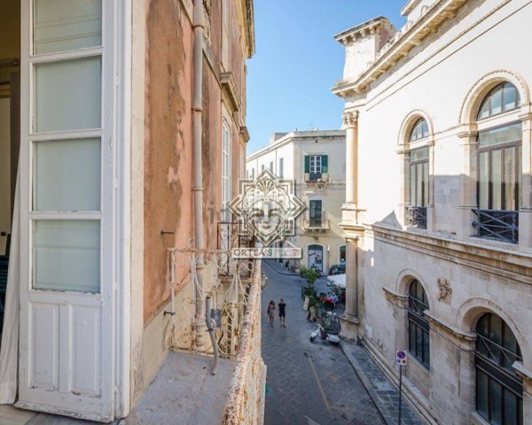 appartamento in vendita a Siracusa in zona Isola Ortigia