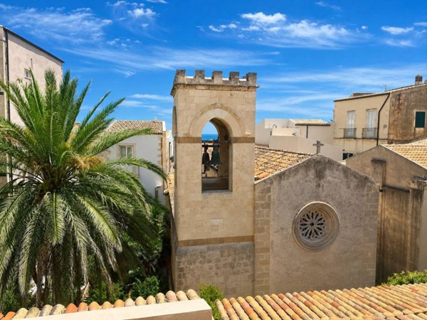 casa indipendente in vendita a Siracusa in zona Isola Ortigia