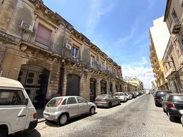appartamento in vendita a Siracusa in zona Borgata