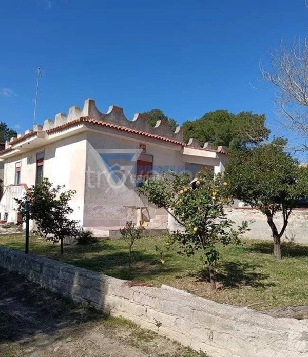 casa indipendente in vendita a Siracusa in zona Belvedere
