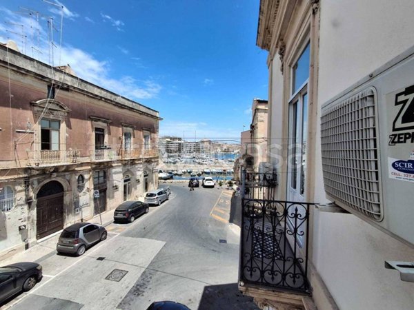 appartamento in vendita a Siracusa in zona Isola Ortigia