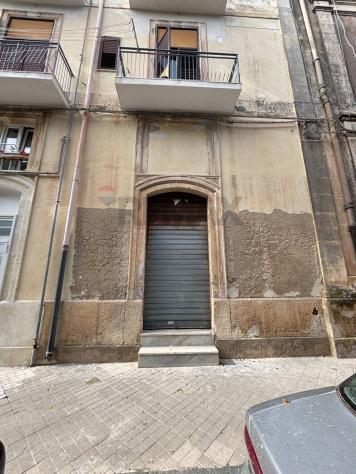locale commerciale in vendita a Siracusa in zona Borgata