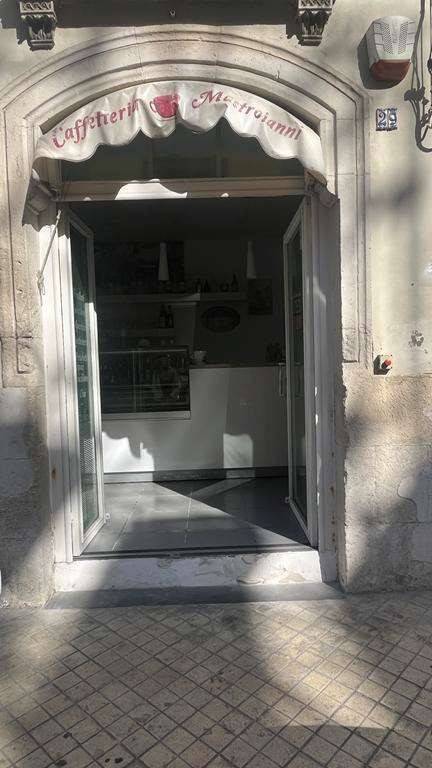 negozio in vendita a Siracusa in zona Isola Ortigia