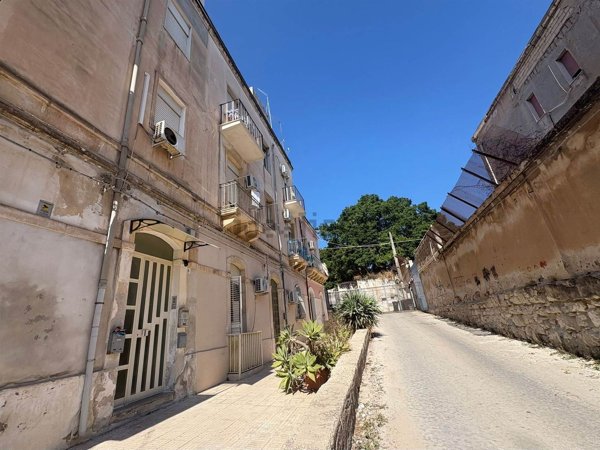 appartamento in vendita a Siracusa in zona Borgata