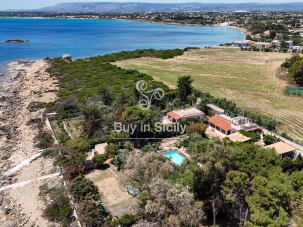 casa indipendente in vendita a Siracusa in zona Isola / Plemmirio