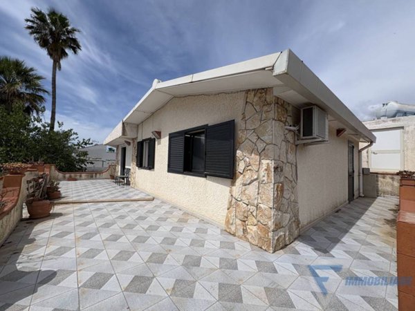 casa indipendente in vendita a Siracusa in zona Ognina