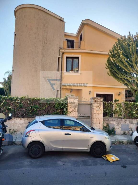 casa indipendente in vendita a Siracusa in zona Borgata