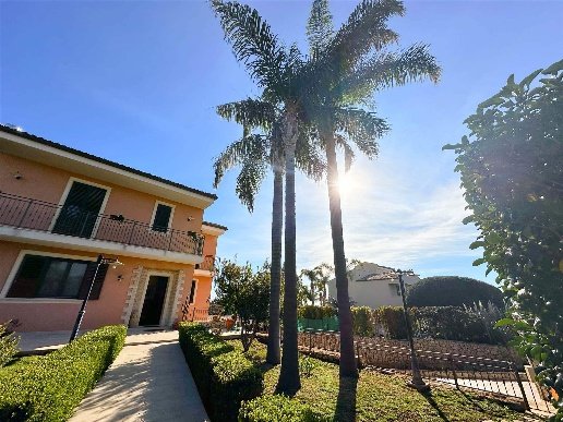 casa indipendente in vendita a Siracusa in zona Belvedere