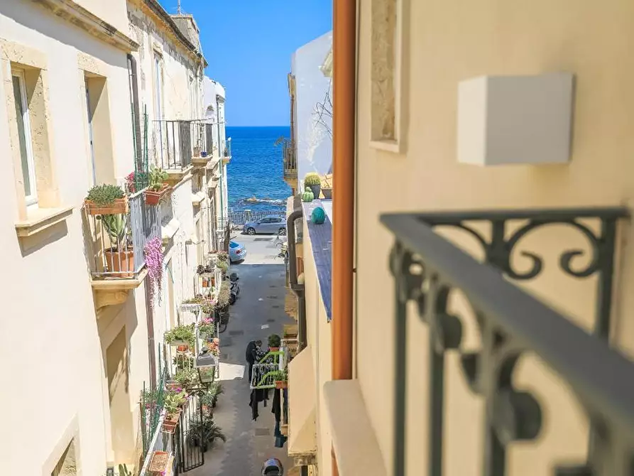 casa indipendente in vendita a Siracusa in zona Isola Ortigia